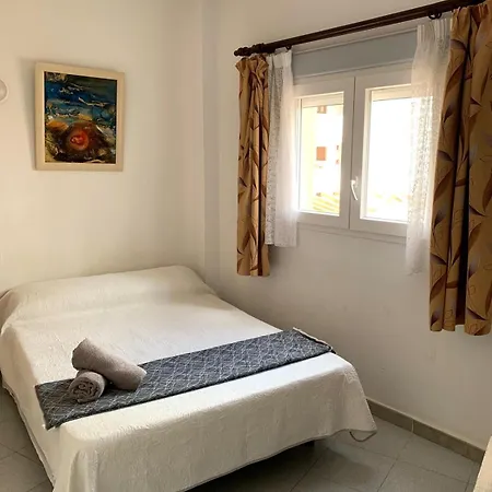Апартаменти Enissa - Con Piscina Y 3 Mins De La Playa Andando Кальпе